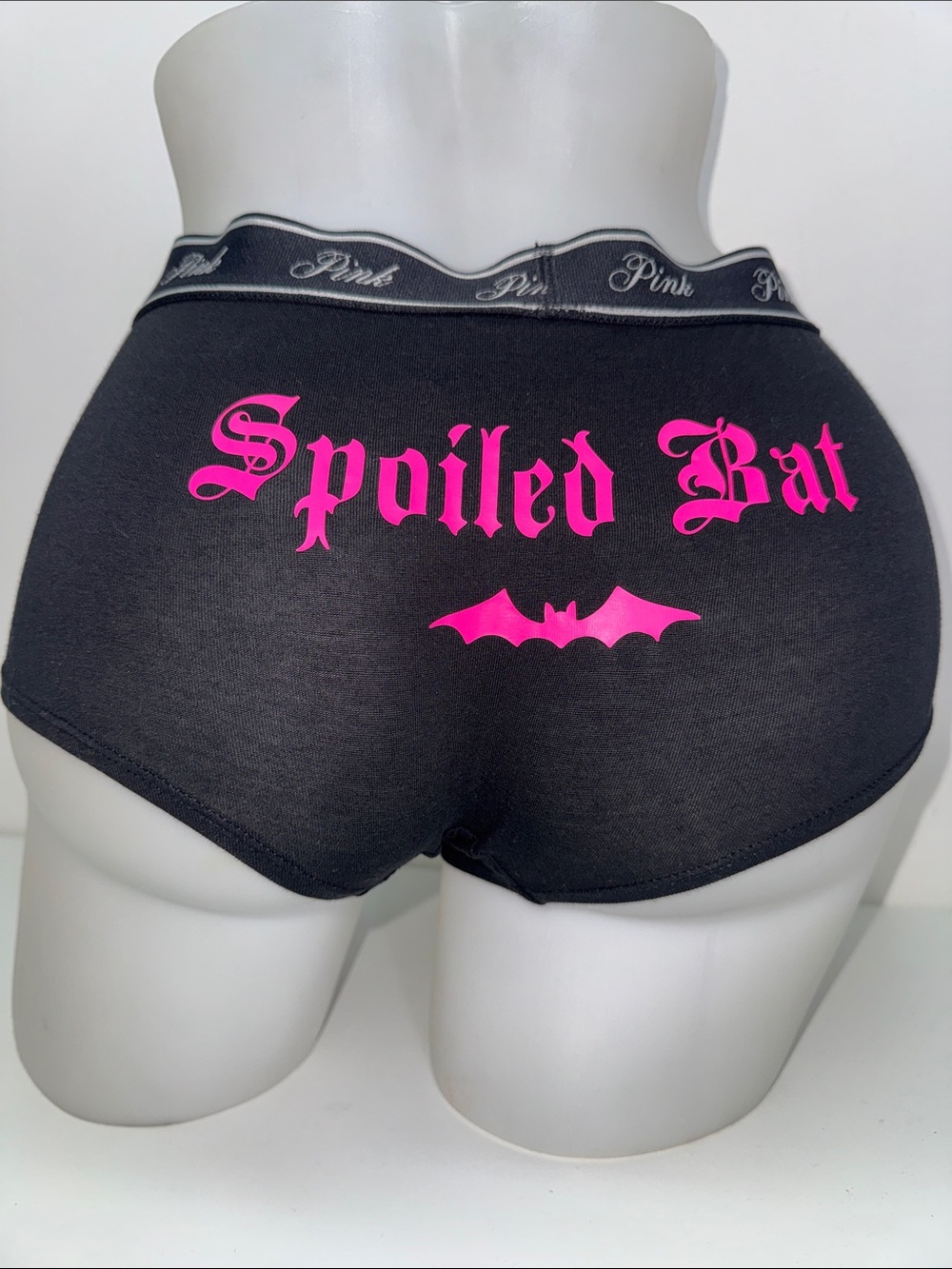 PINK Victoria's Secret Black ‘Spoiled Bat’ Logo Shorts shortie Sz small NWT